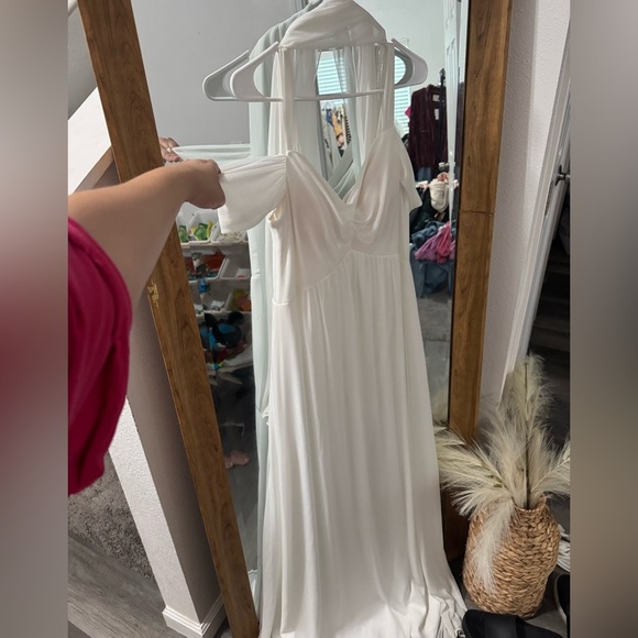 Stunning Off-White Flowy Maxi Dress - Picture 2 of 3